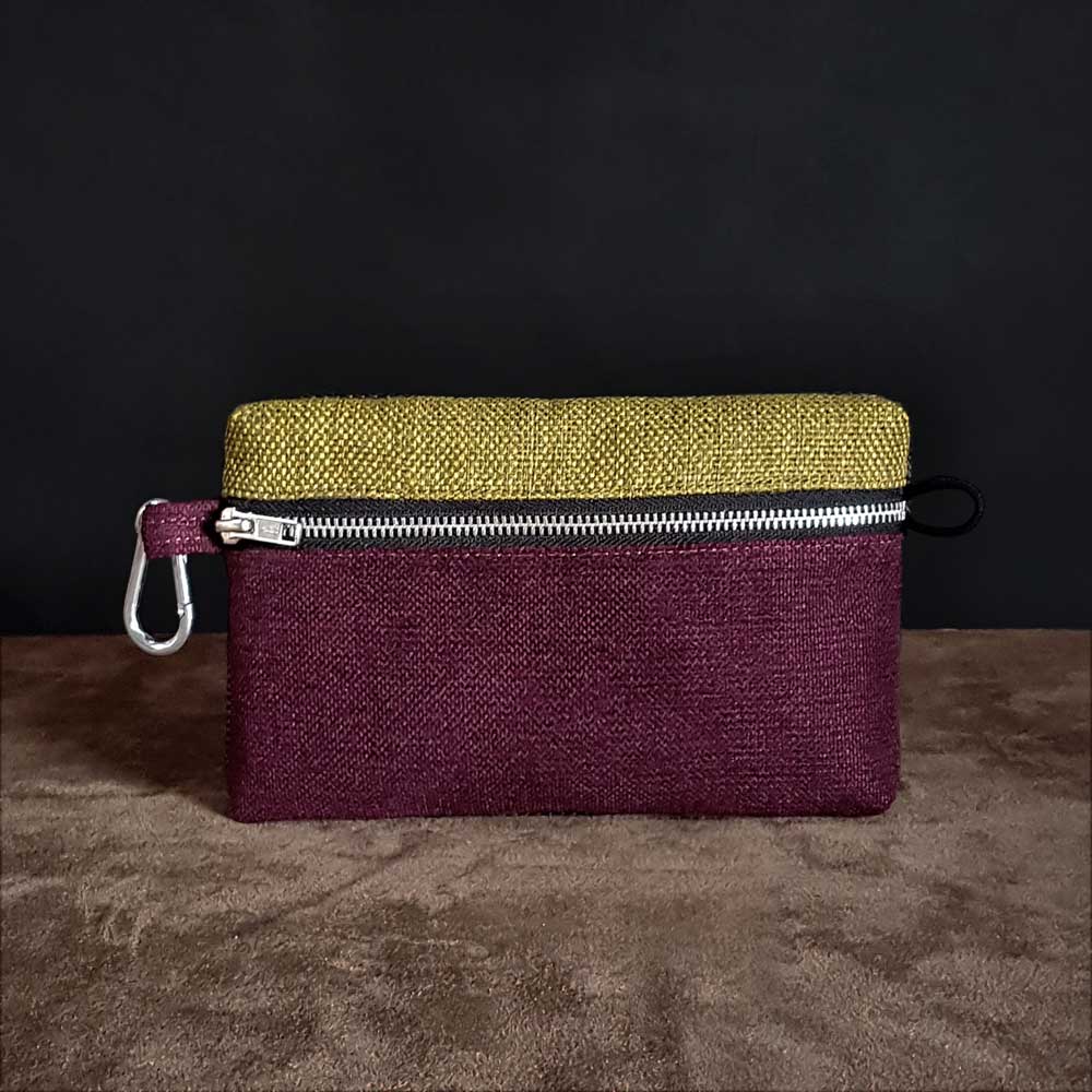 Usus clutchbag in Bordeaux-Green color palette